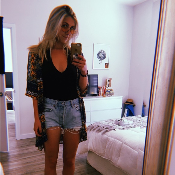 Risque Lizness - Picture 3 of 7